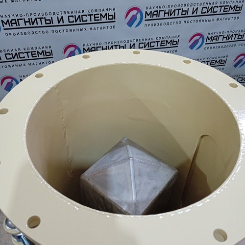 Входное отверстие магнитного сепаратора-колонки KMK-200-H12